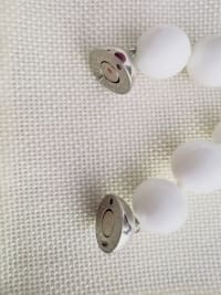 Collier perles blanches acryliques 4
