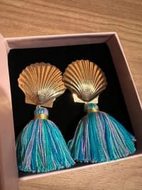 Boucles d'oreilles dorées pompons 3