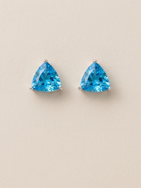 Puces d'oreilles saphir bleu