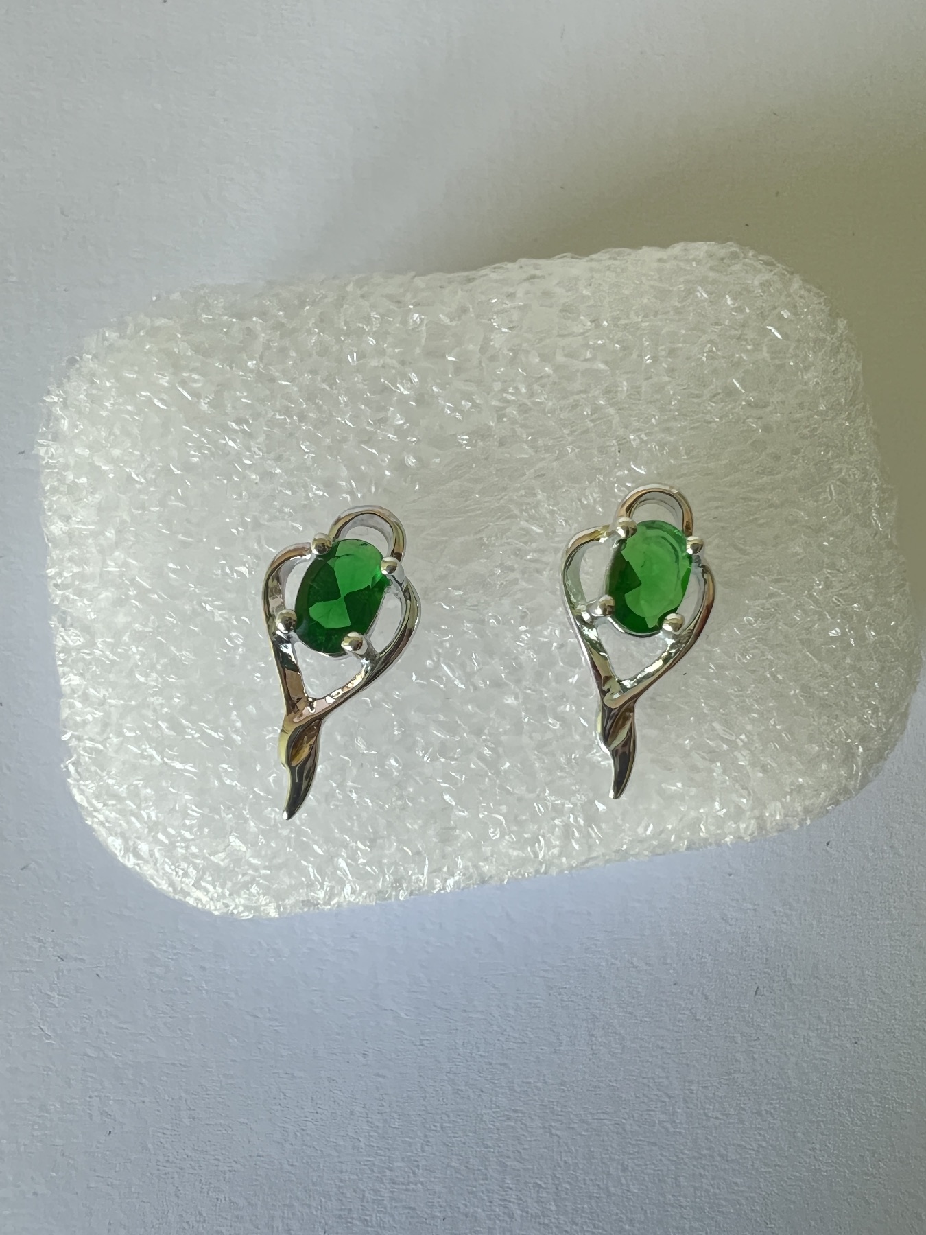 Puces d’oreilles plaqué argent collection émeraude  2