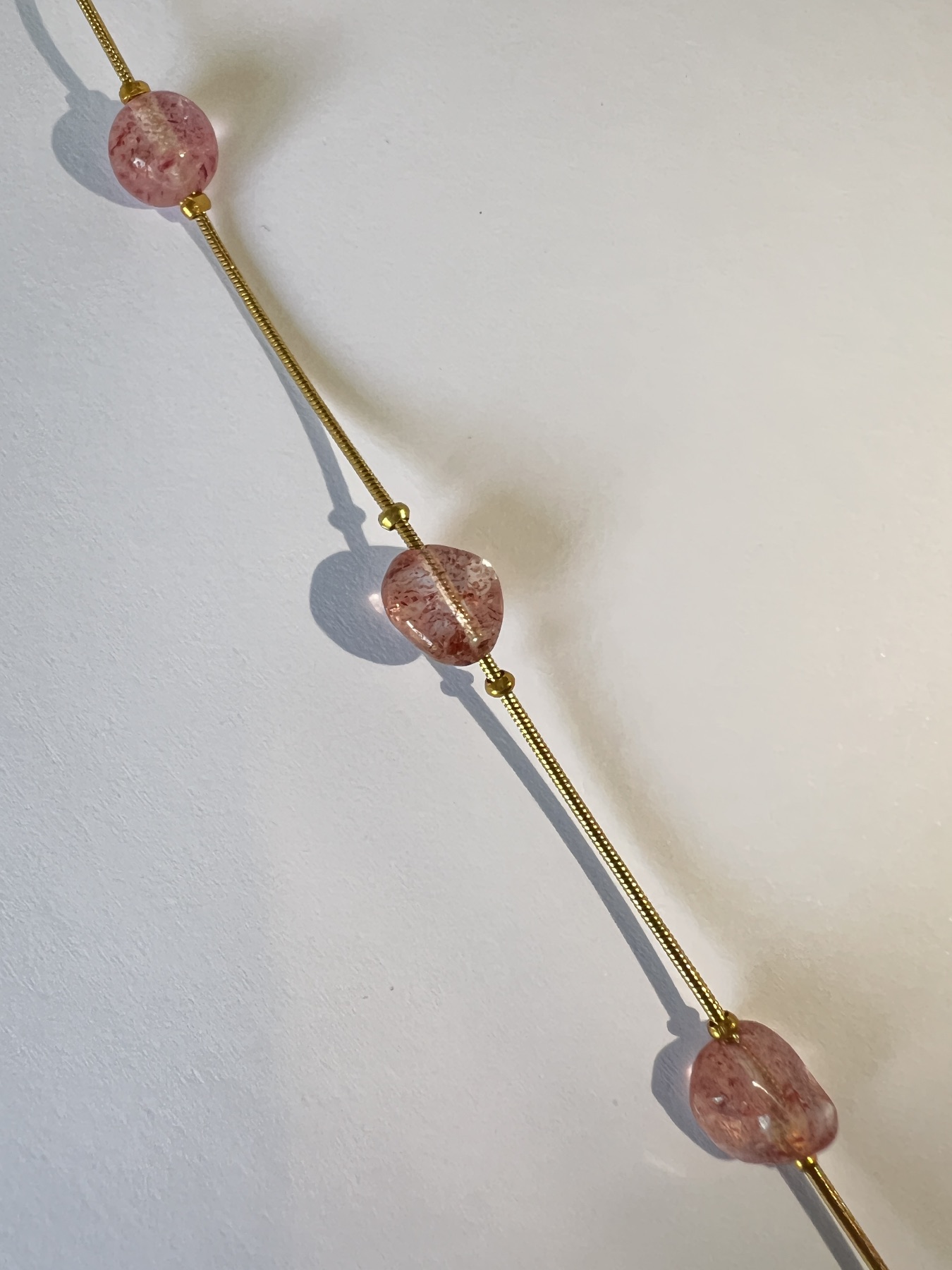 Bracelet de cheville acier inoxydable doré quartz fraise  2