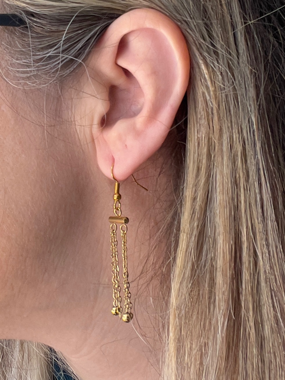 Boucles d'oreilles dorées à chainettes 2