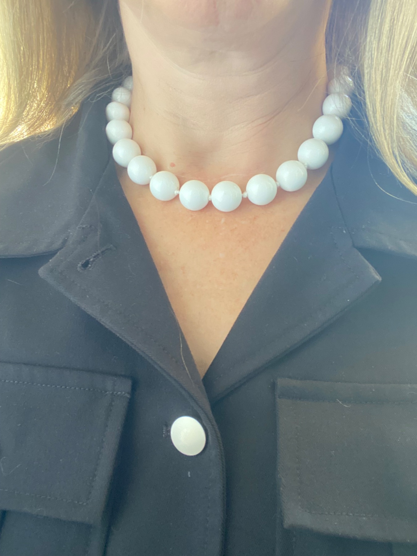 Collier perles blanches acryliques 