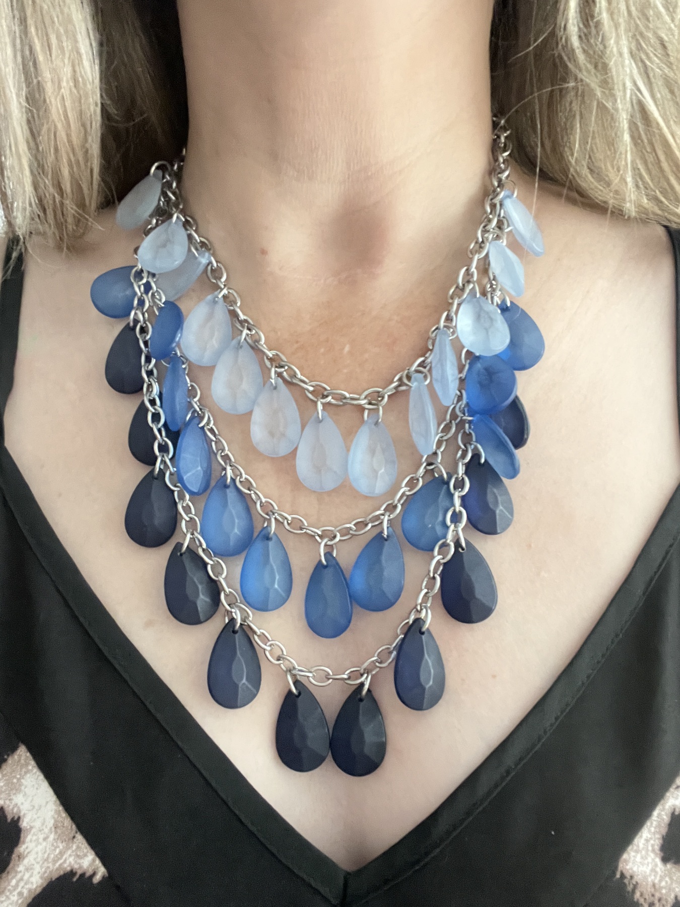 Collier argenté bleu Vintage Charming Charlie 