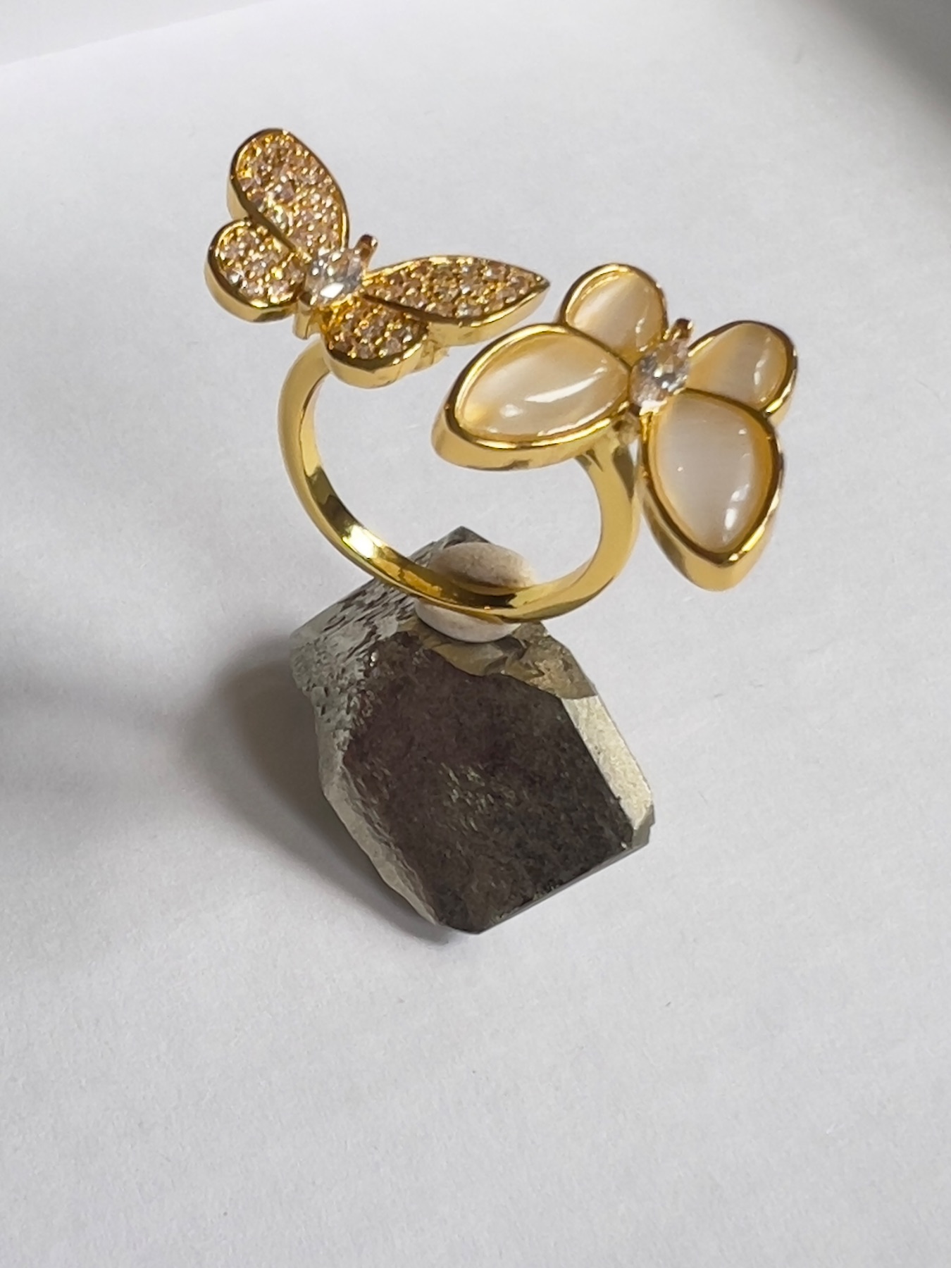 Bague dorée papillon 4