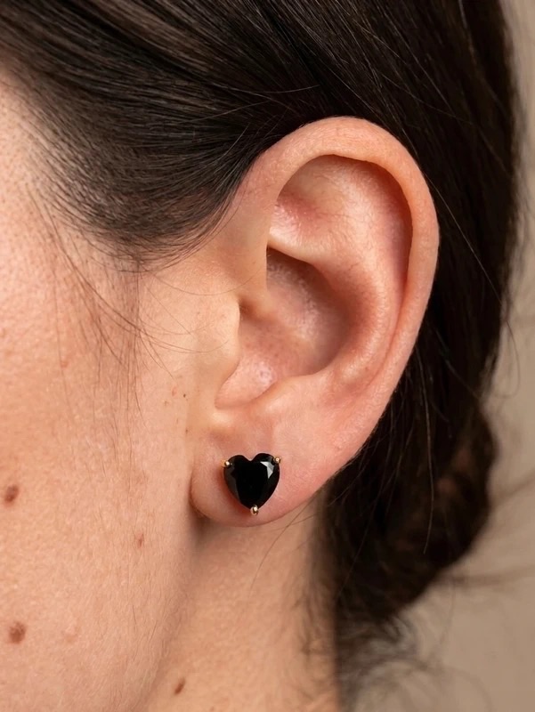Puces d’oreilles saphir noir