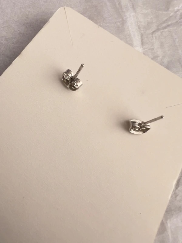Puces d’oreilles saphir rose triangle  3