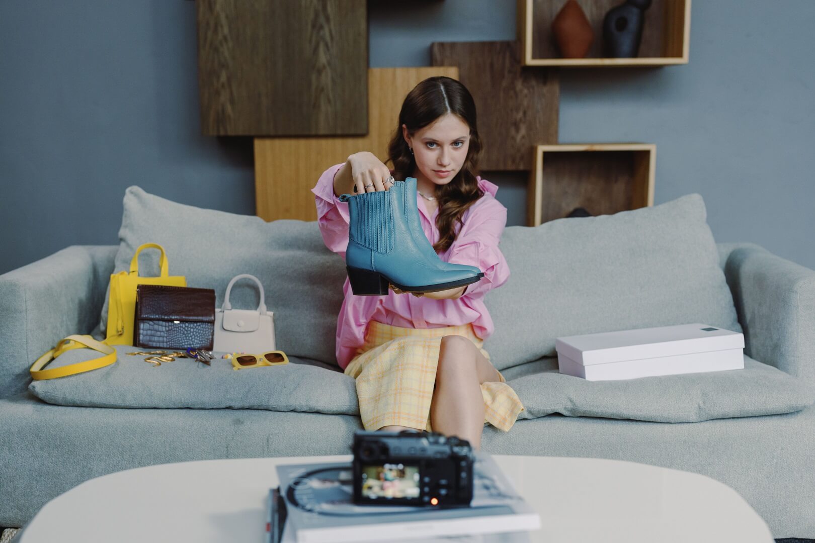 Instagram Selling vs Online Store: Which Is Better?