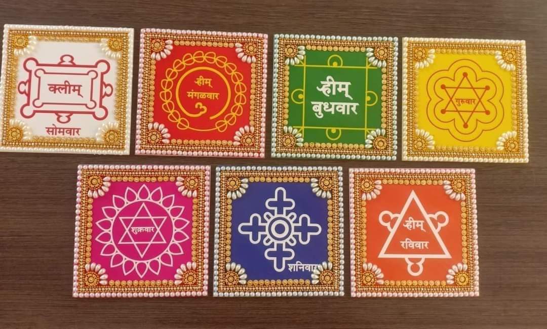 Weekday's rangoli acrylic (Set of 7 )