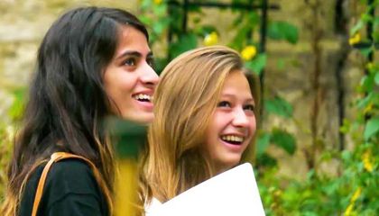 Oxford Summer Program: student (age 17–20) next to “Contact Us”—historic, prestigious summer school experience at Oxford University.