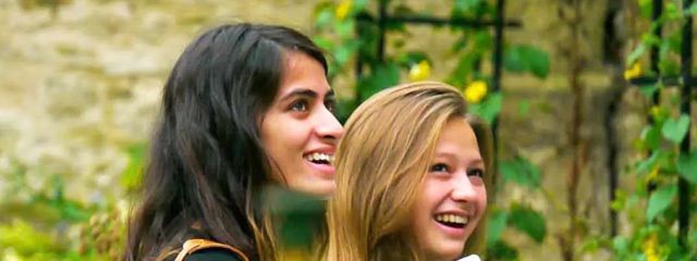 Oxford Summer Program students celebrate after attending Drawing & Fine Arts—one of 30 subject choices spanning STEM, Arts & Creativity, Business Leadership, and Humanities.