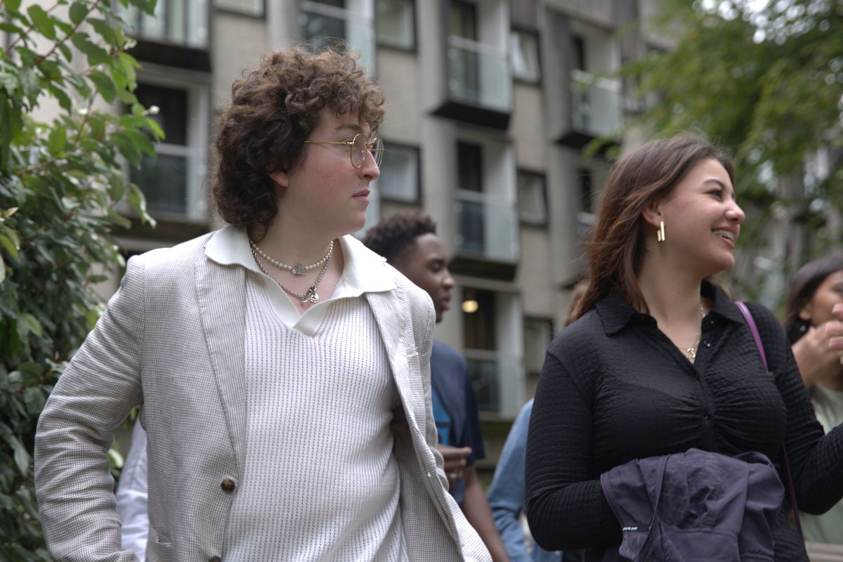 St Anne’s College grounds at the University of Oxford, featured in the Oxford Summer Program—showcasing the historic architecture and vibrant campus life.