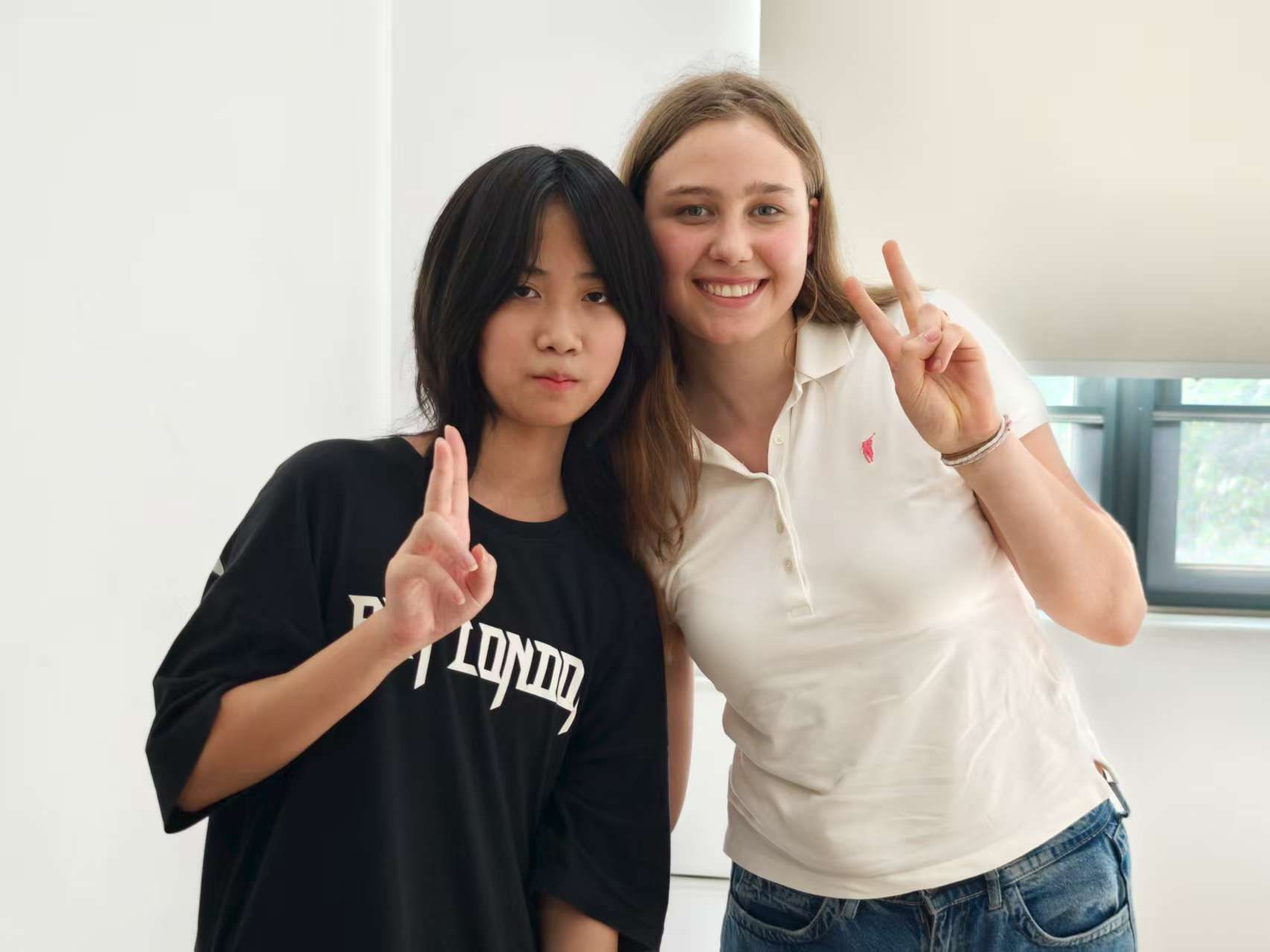 Layla, a German student whose mother works in China, overcame initial adjustment challenges at the Oxford China Program and formed lasting friendships—capturing the spirit of cultural and educational exchange.