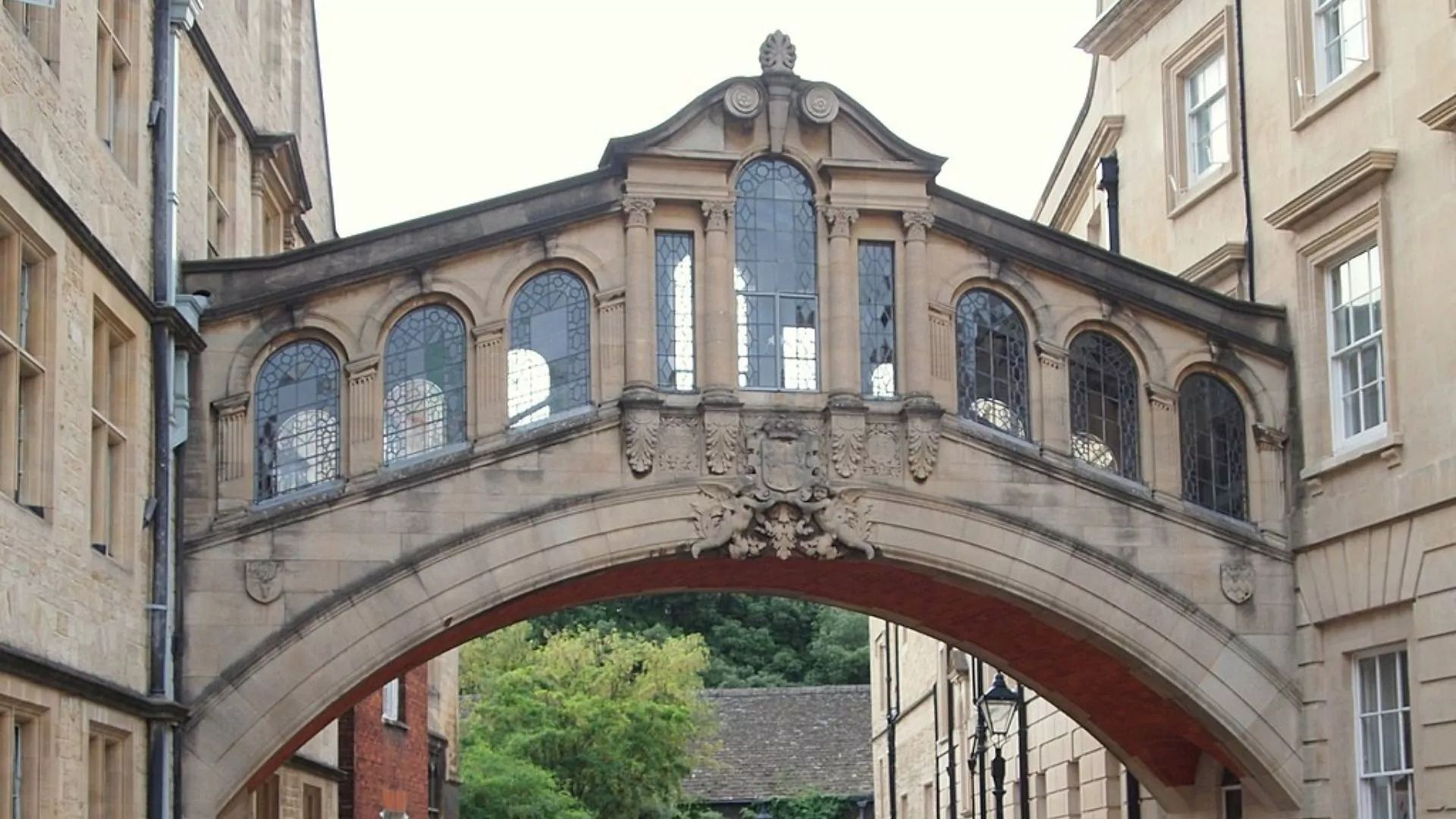 Exploring the Iconic Bridge of Sighs in Oxford: A Journey Through Time