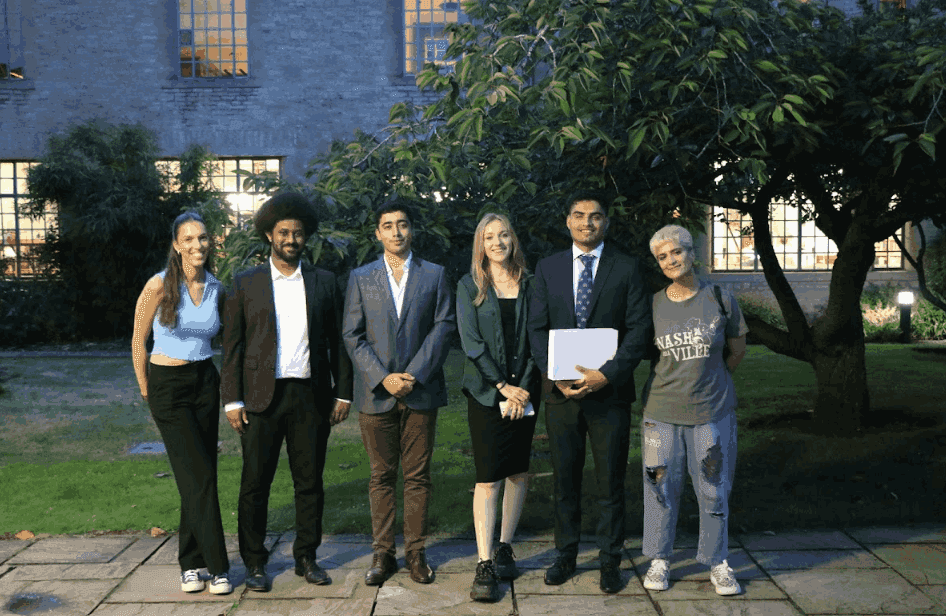 Mentorship Programs for High School Students: Choosing the Right One