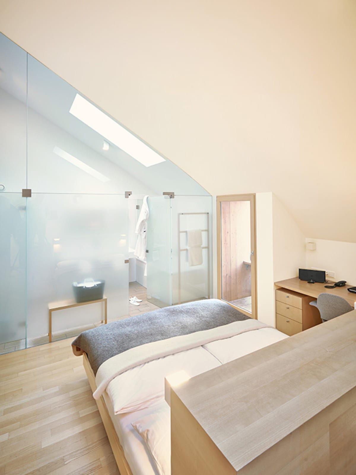 <h5>How to register: </h5>