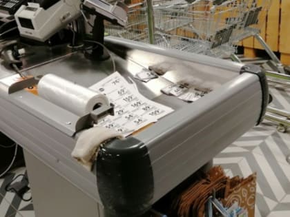 Это есть нельзя: в Москве люди потравились продуктам, в других городах пока тихо