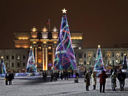 Новогодние праздники в Самаре: дом Деда Мороза, трон Снежной королевы и яркая иллюминация