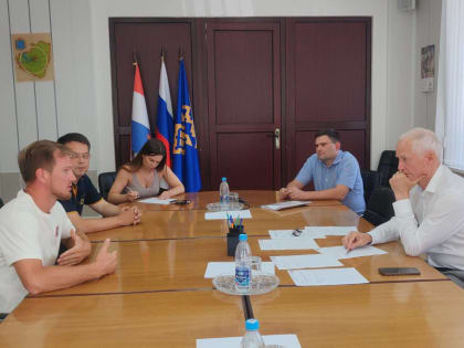 «Электросамокаты на набережную Автозаводского района не допустим!» Николай Ренц обсудил с молодым предпринимателем развитие СИМ