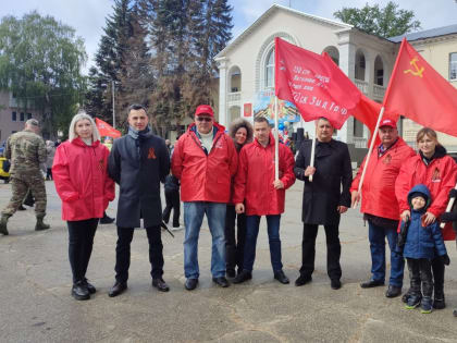 Жигулевские коммунисты отметили День Великой Победы