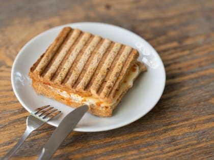 Диетолог рассказала о вреде плавленого сыра