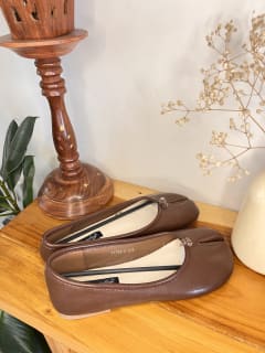 Happy feeling flats