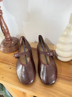Happy feeling flats