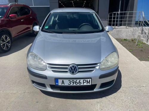 Volkswagen Golf под наем в Бургас