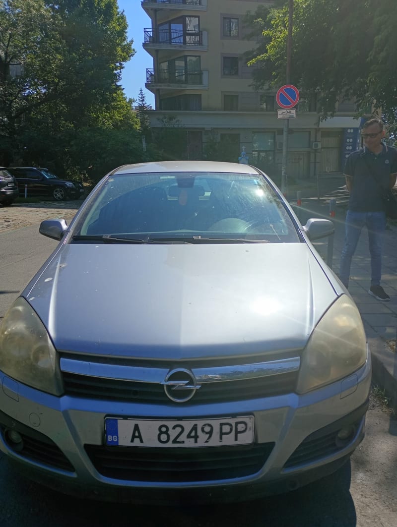 Opel Astra под наем в Бургас