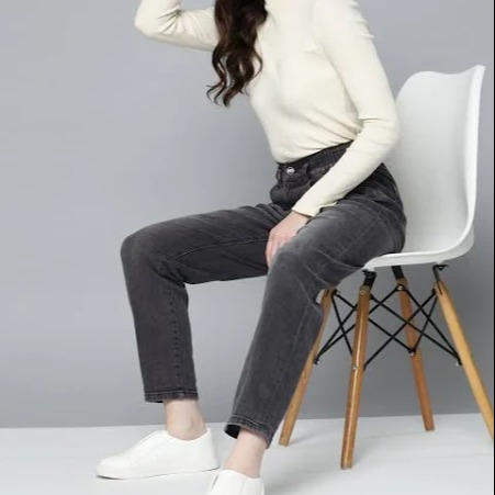 Women Boyfriend Fit Light Fade Stretchable Jeans