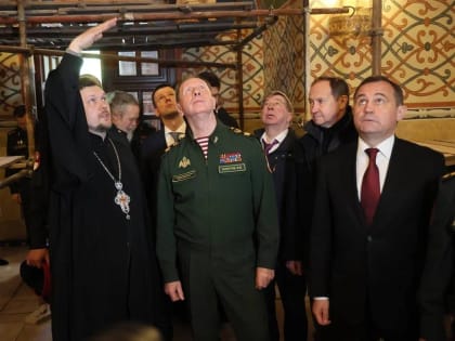 Члены «Единой России» проверили ход строительства храма в честь святого Владимира в Балашихе
