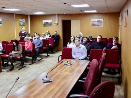 После оперативного совещания провели час ЖКХ