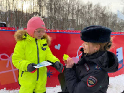 Госавтоинспекторы Лобни совместно 