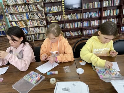 В Лидинской библиотеке плели из бисера