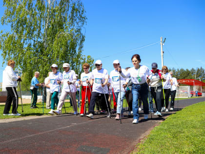 Волонтеры помогли в проведении фестиваля скандинавской ходьбы в Рузе