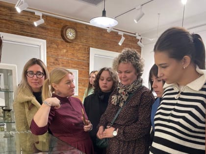 Беременные женщины вместе с персоналом родильного дома посетили музей Материнства и младенчества в Красногорске.