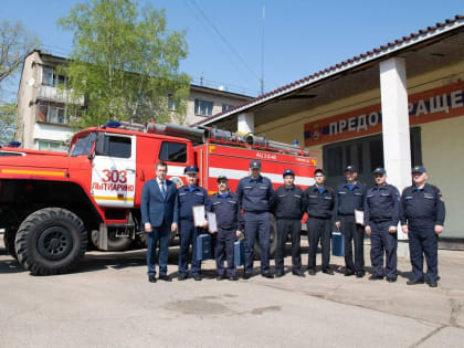 Лыткаринских огнеборцев поздравили с праздником