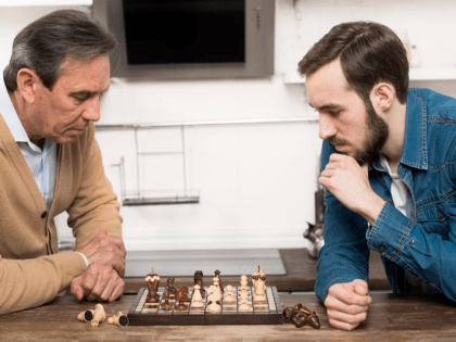 Врач рассказал, какие полезные привычки нужно развивать сейчас, чтобы оставаться активным в старости