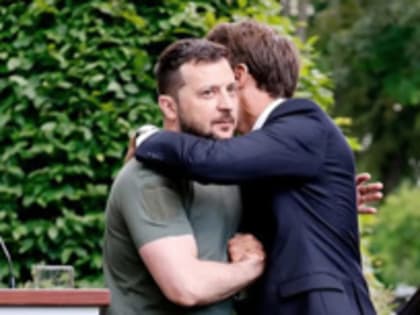 Зеленский прилетел в Париж на встречу с Макроном и Шольцем