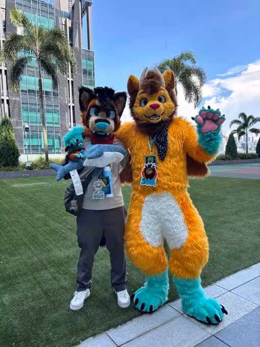 Artwork by Fursuiter: Sinaga