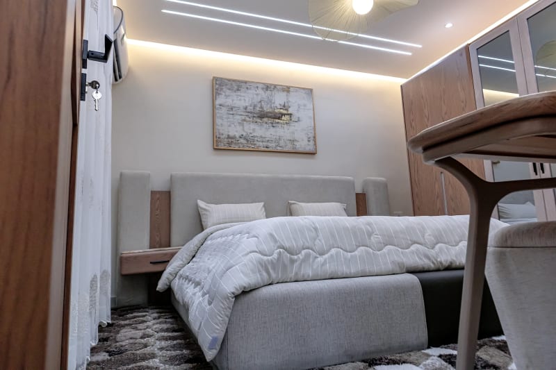 Minimalist Bedroom Set