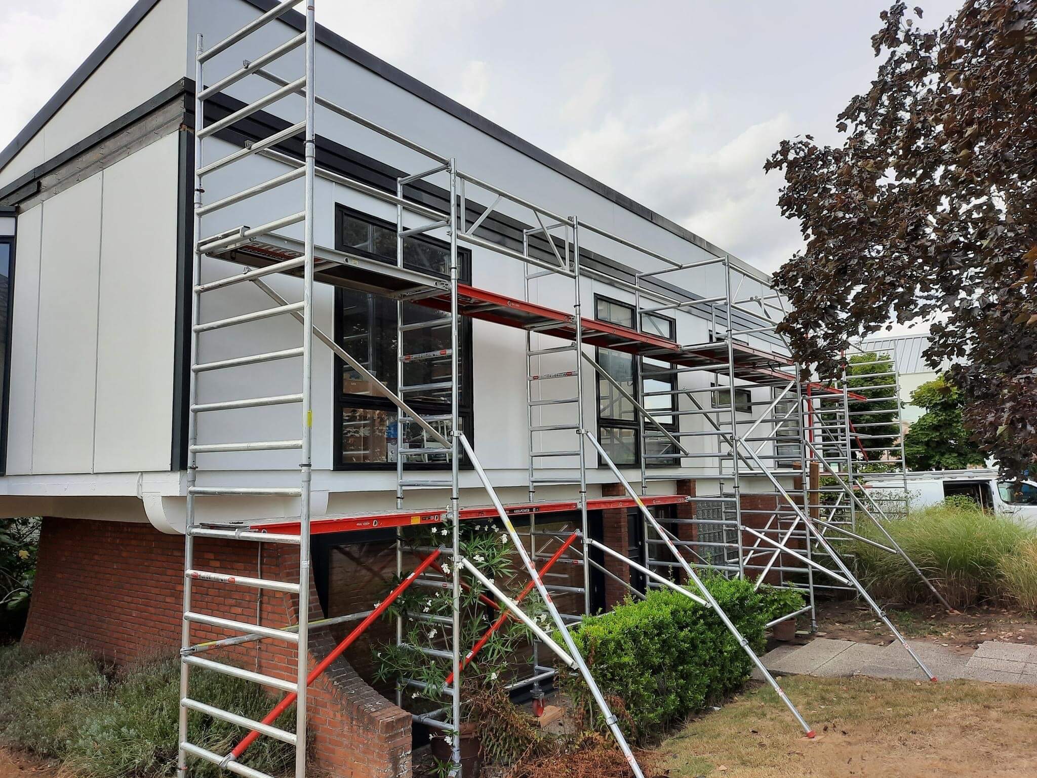 Gevelwerken met stelling