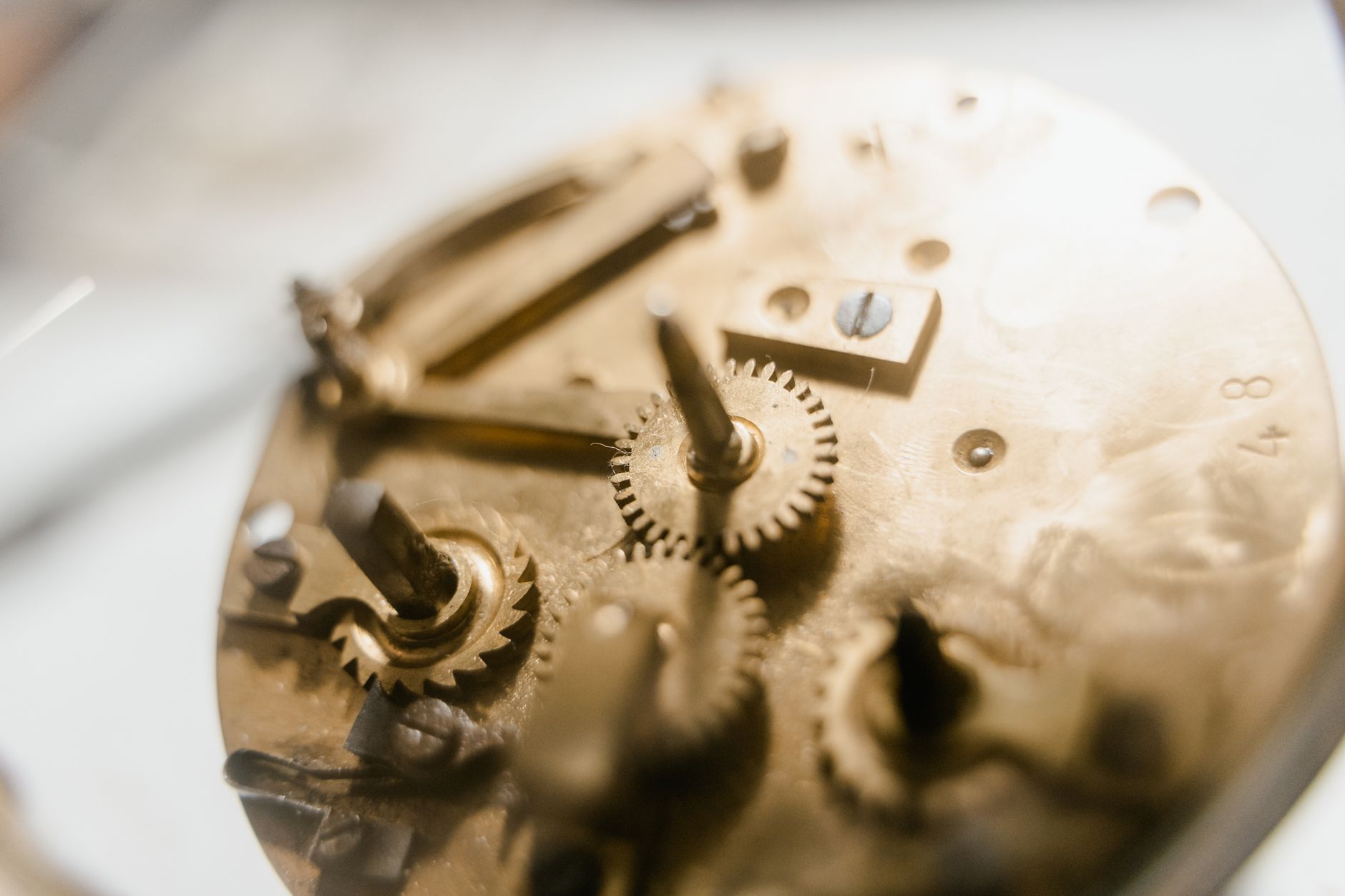 Mecanismo de un reloj antiguo