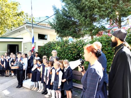 Торжественное поднятие государственного флага состоялось в РКШ