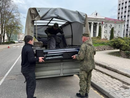 «Единая Россия» и фонд «Наша Правда» передали на фронт крупную партию спецтехники