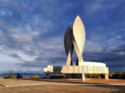 Юбилейная 40-й международная универсальная выставка «Ворота в Азию»