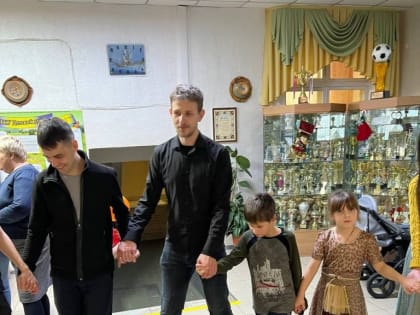 Рождество в молодёжном клубе: радость общения и дела милосердия