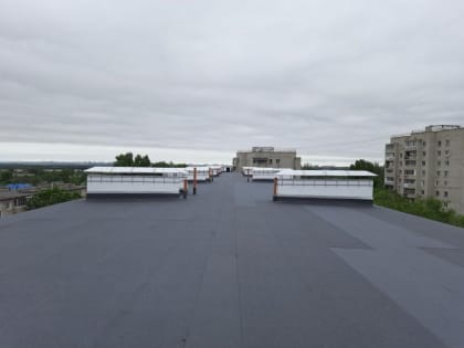 Еще двум домам в Хабаровске обновили крыши