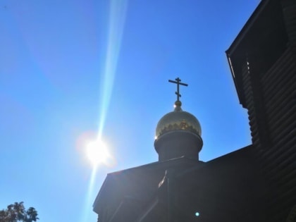 В НЕДЕЛЮ 5-Ю ПО ПЯТИДЕСЯТНИЦЕ ЕПИСКОП АРИСТАРХ СОВЕРШИЛ ЛИТУРГИЮ В ХРАМЕ СВЯТОЙ ТРОИЦЫ