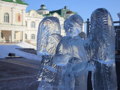 Рождественские скульптуры появились возле главного собора Хабаровского края